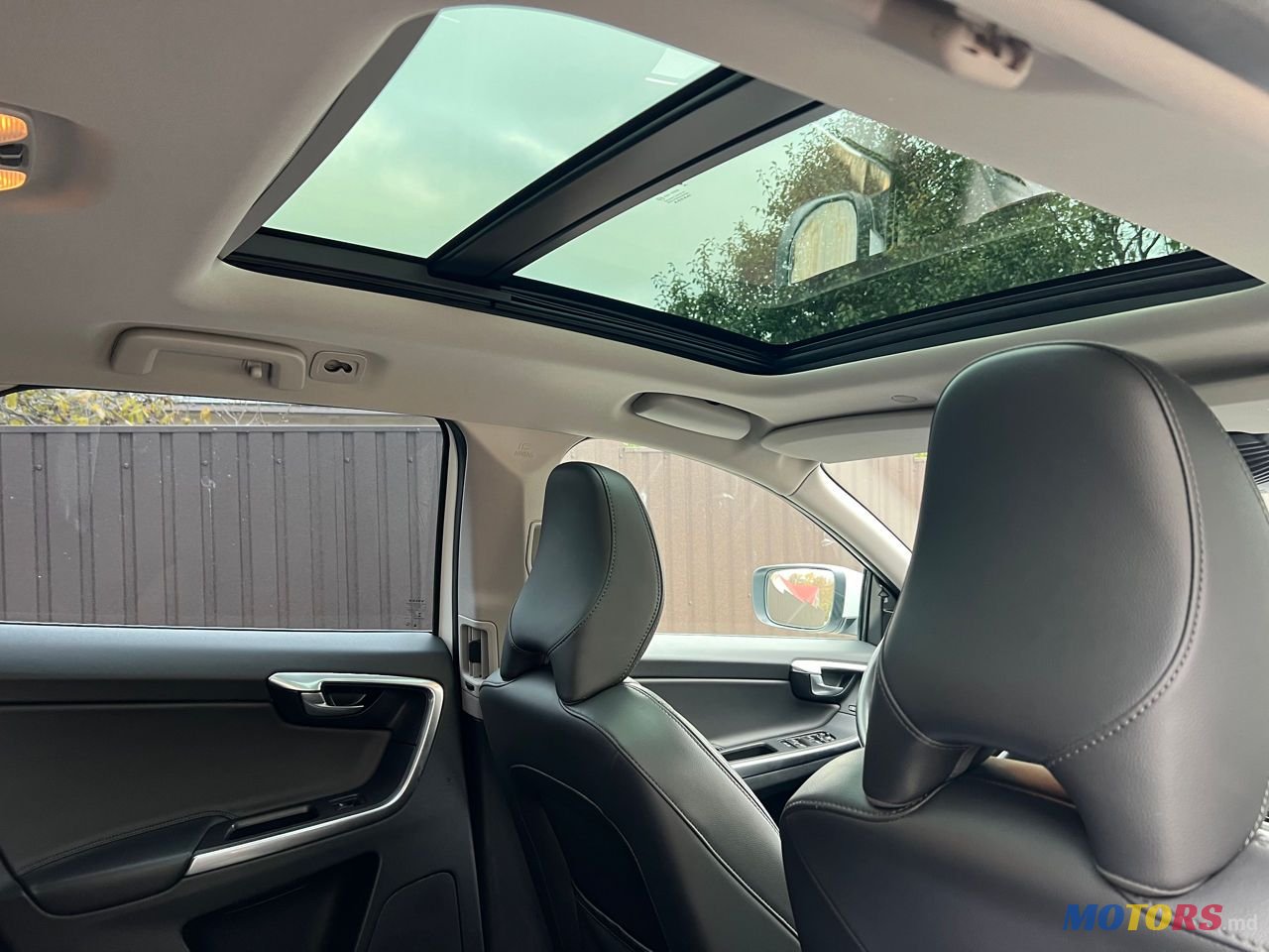 2017' Volvo XC60 photo #6