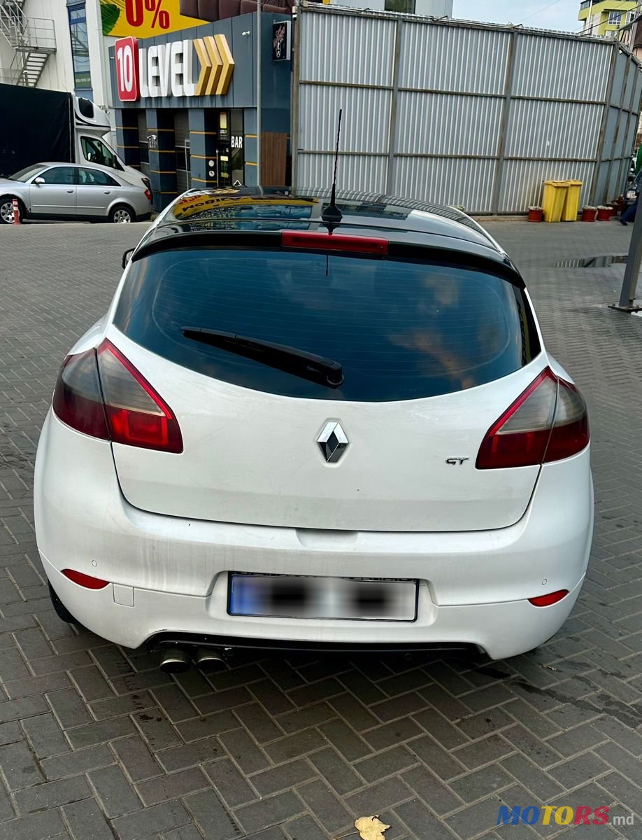 2012' Renault Megane photo #5