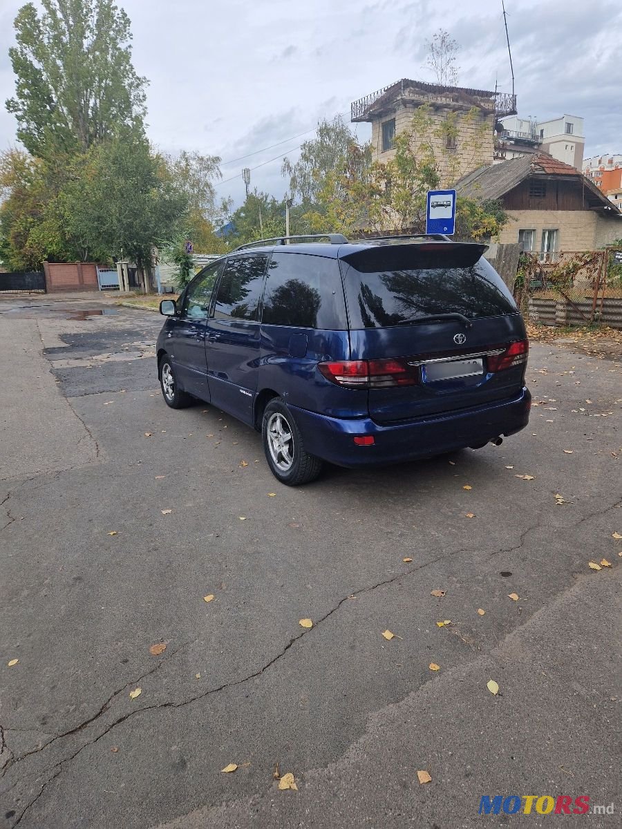 2005' Toyota Previa photo #2