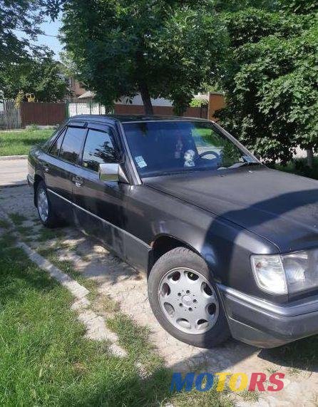 1992' Mercedes-Benz 124 photo #1