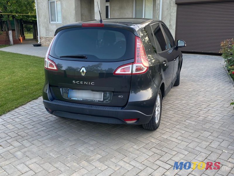 2011' Renault Scenic photo #3