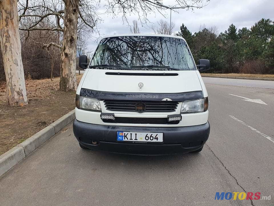 2002' Volkswagen Transporter photo #2