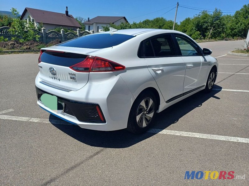 2019' Hyundai Ioniq photo #5