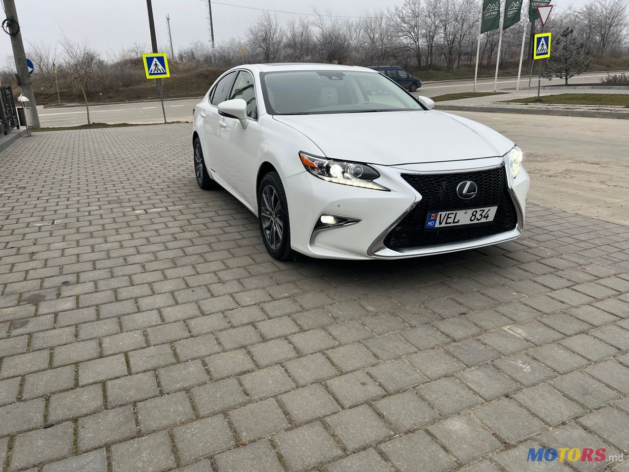 2016' Lexus Es Series photo #1