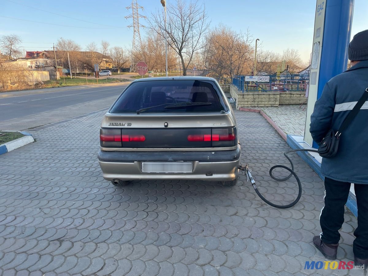 1990' Renault 19 photo #4