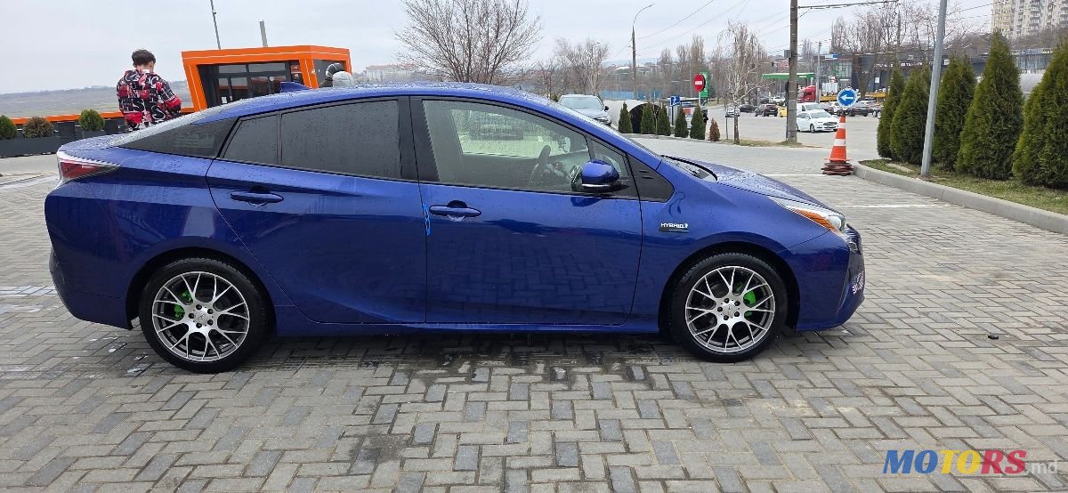 2017' Toyota Prius photo #6