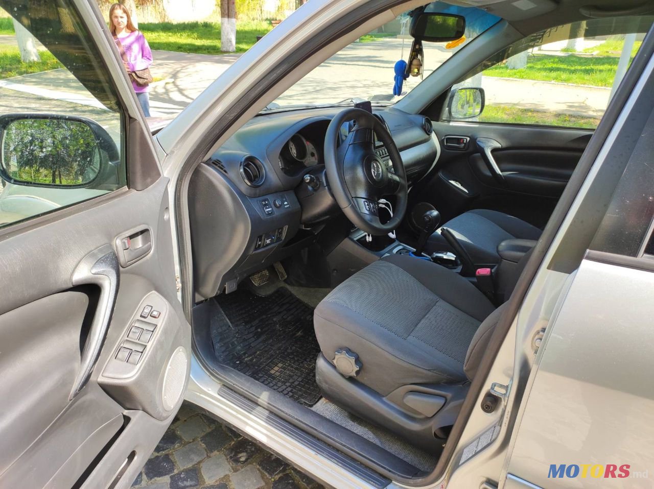 2005' Toyota RAV4 photo #5