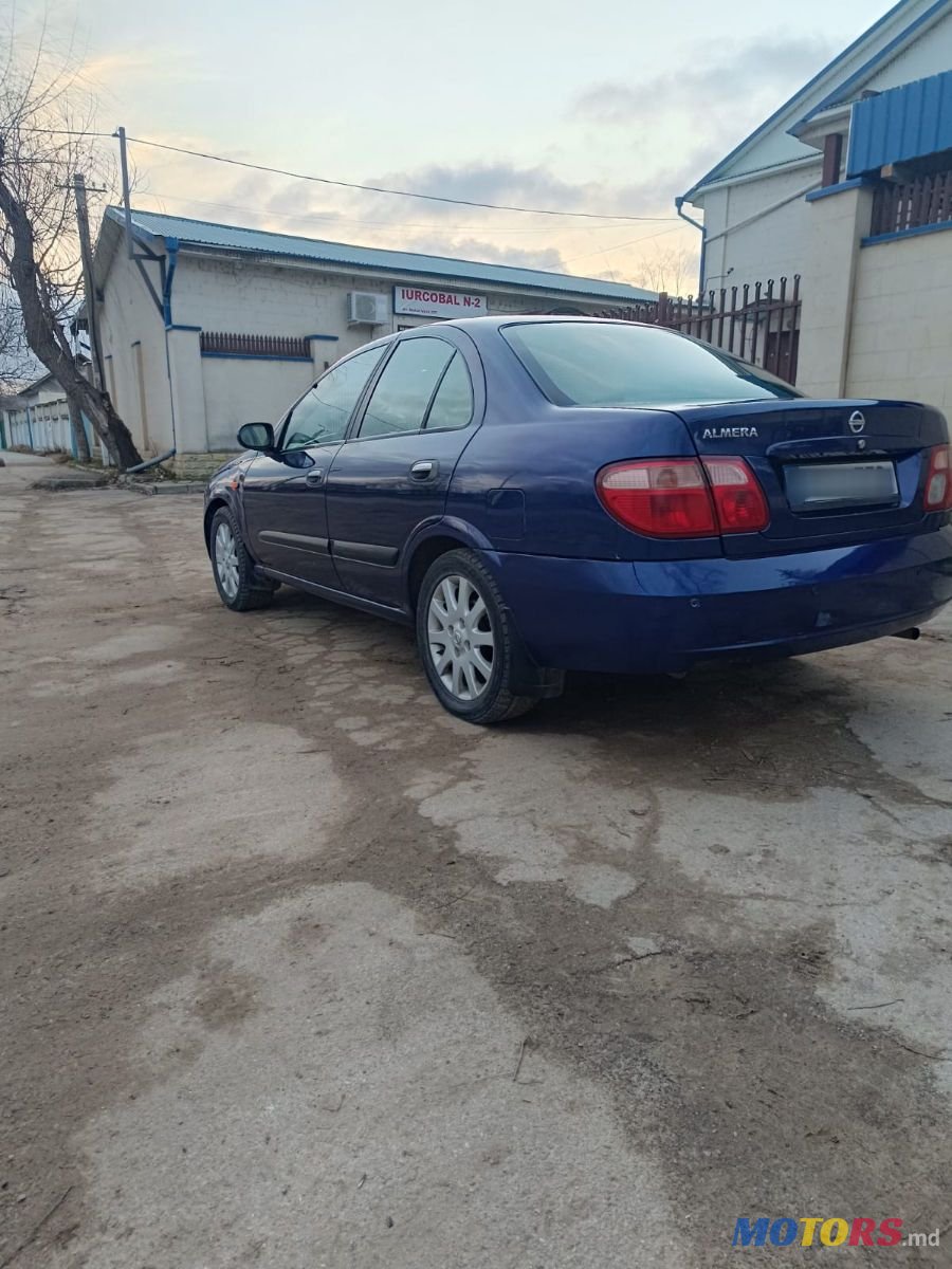 2002' Nissan Almera photo #1