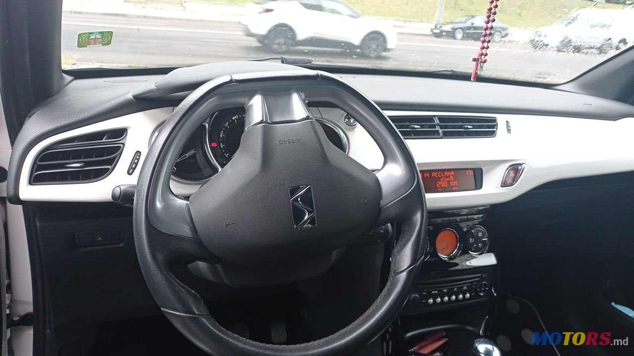 2012' Citroen DS3 photo #5