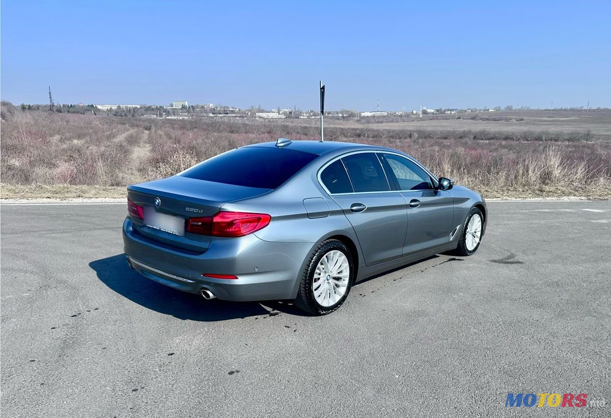 2018' BMW 5 Series photo #5