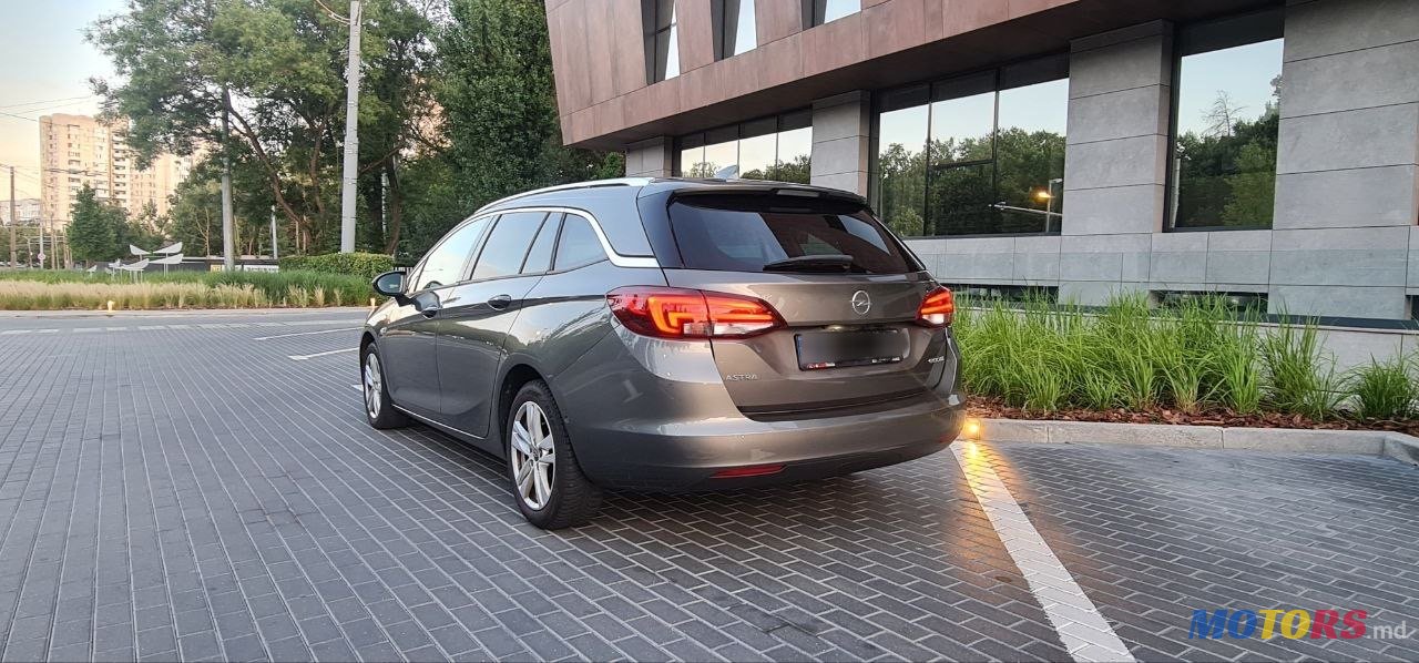 2017' Opel Astra photo #3