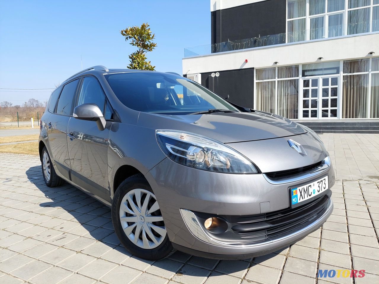 2013' Renault Grand Scenic photo #1