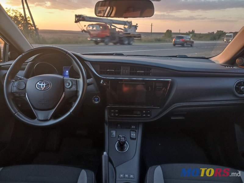 2016' Toyota Auris photo #6