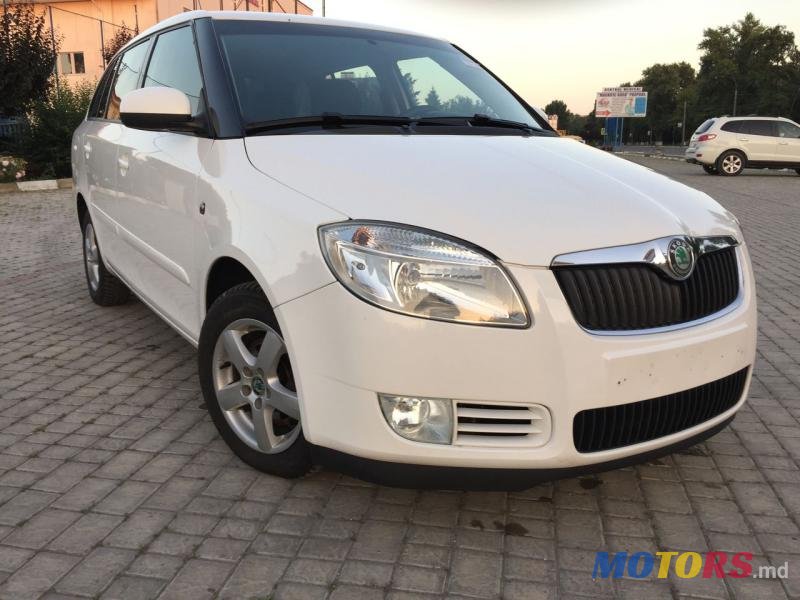 2008' Skoda Fabia photo #1