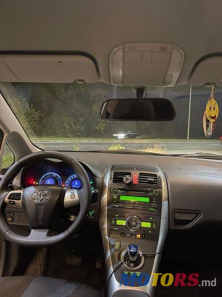2011' Toyota Auris photo #4