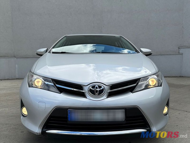 2014' Toyota Auris photo #1