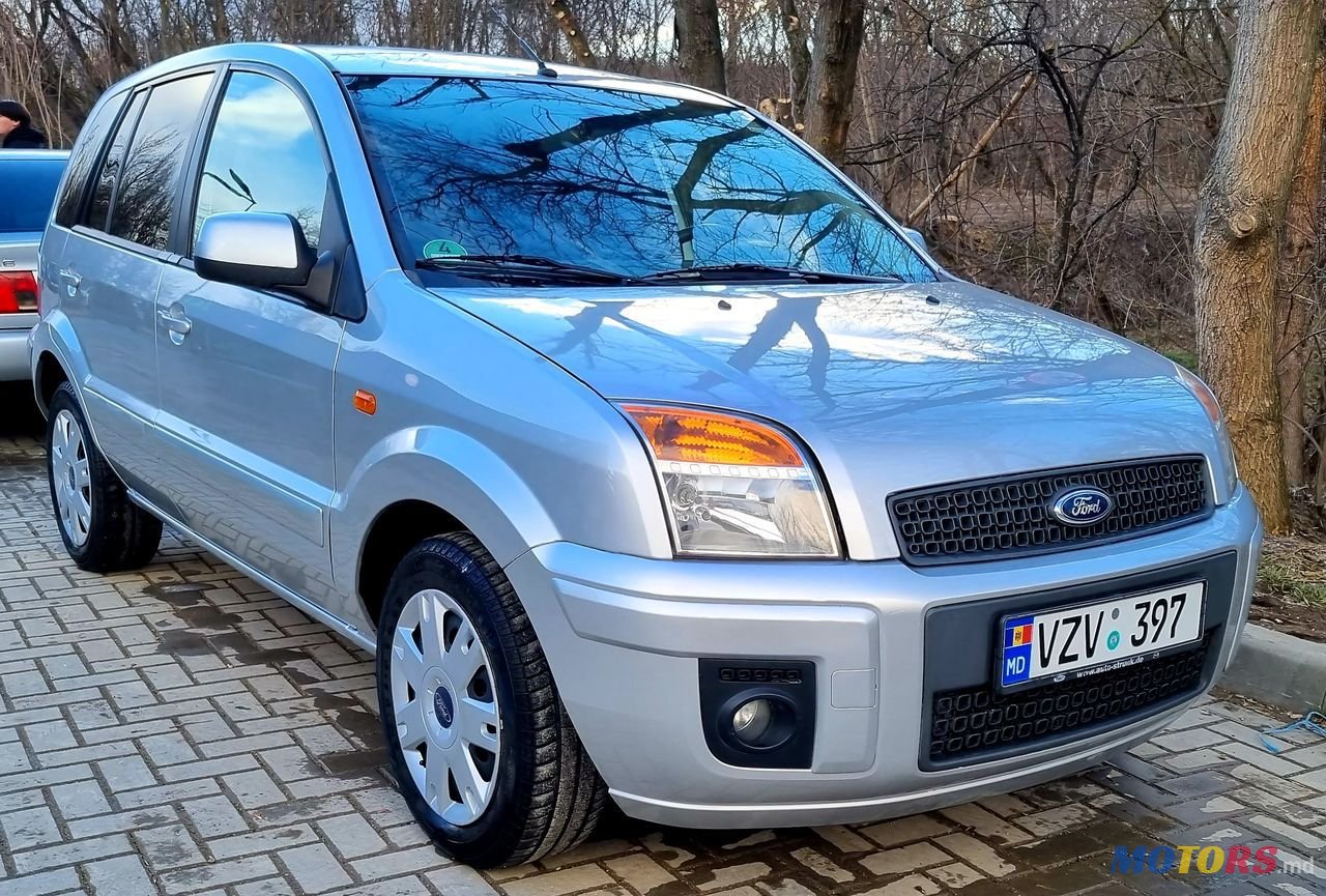 2011' Ford Fusion photo #2