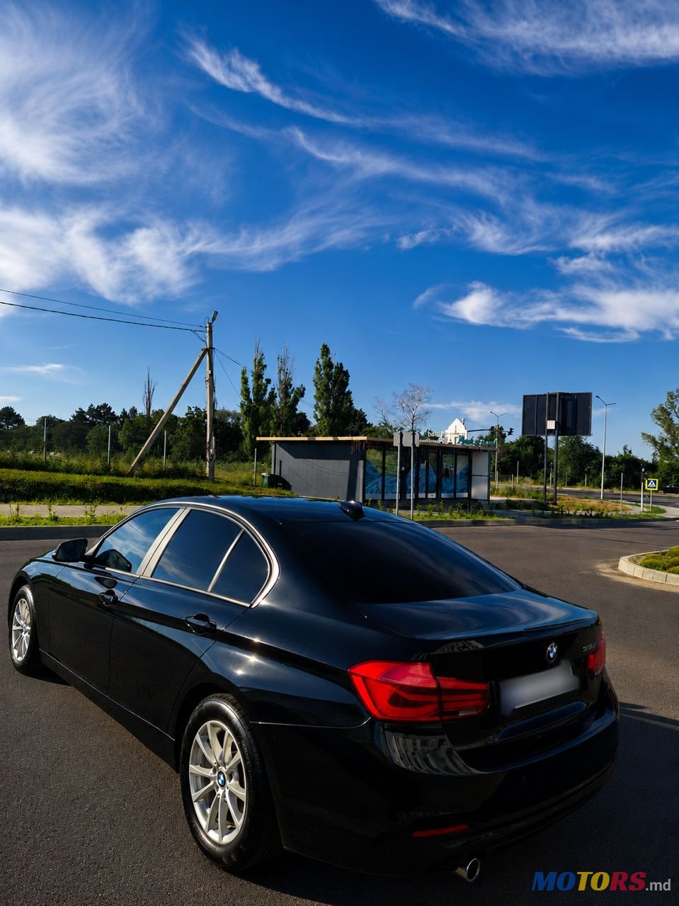 2016' BMW 3 Series photo #2