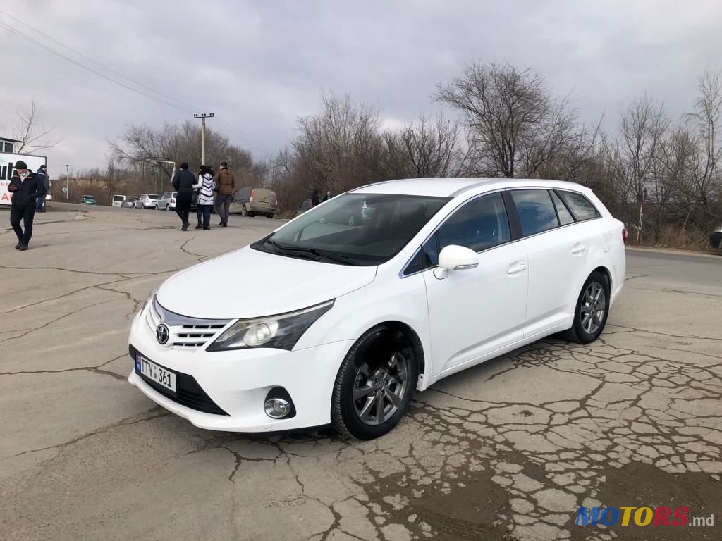 2013' Toyota Avensis photo #1