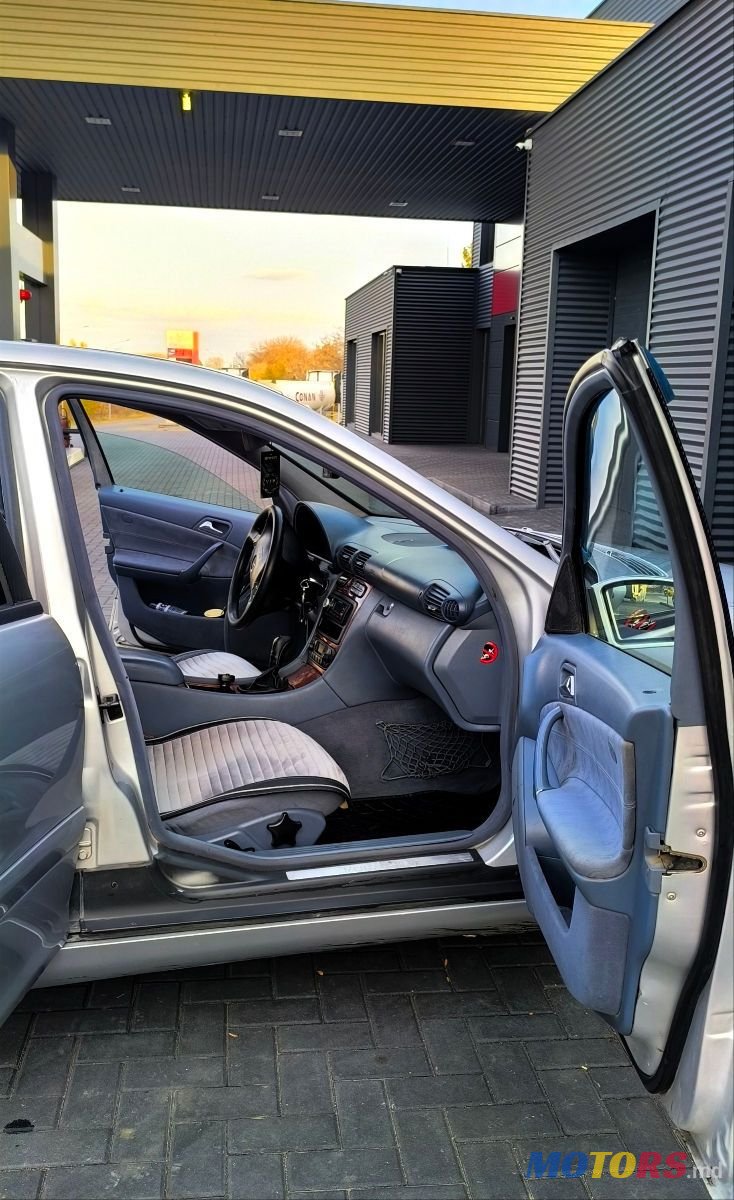 2002' Mercedes-Benz C-Class photo #4