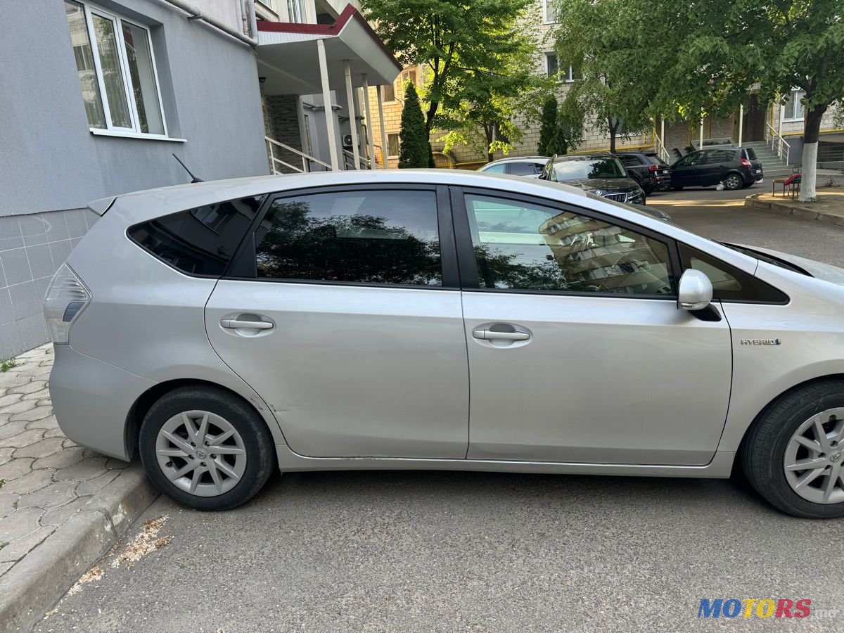 2014' Toyota Prius + photo #3