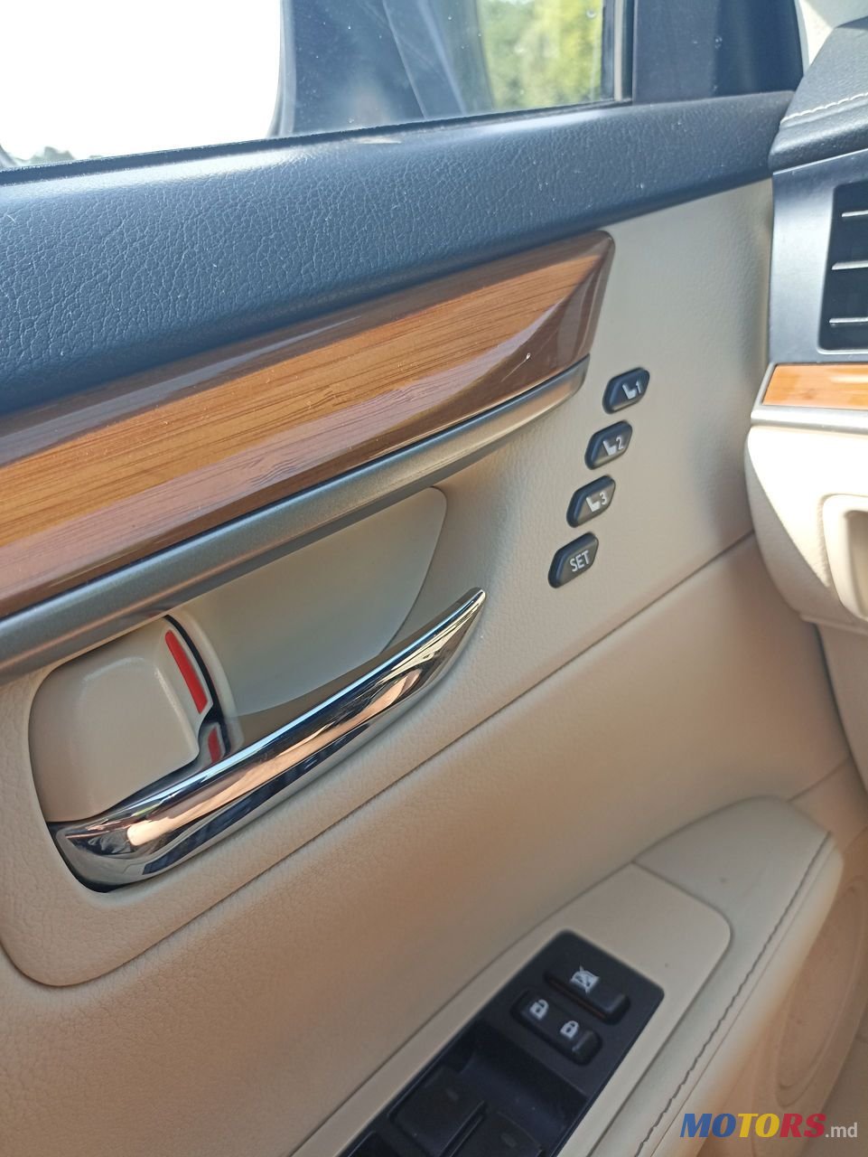 2014' Lexus Es Series photo #3