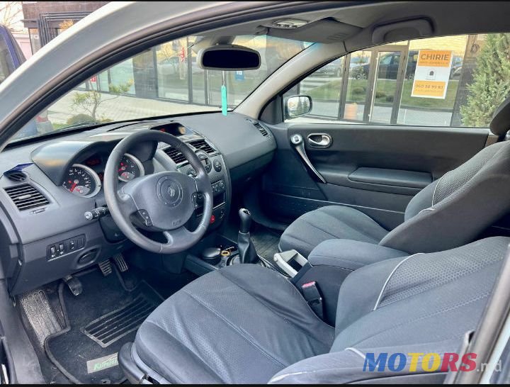 2004' Renault Megane photo #6