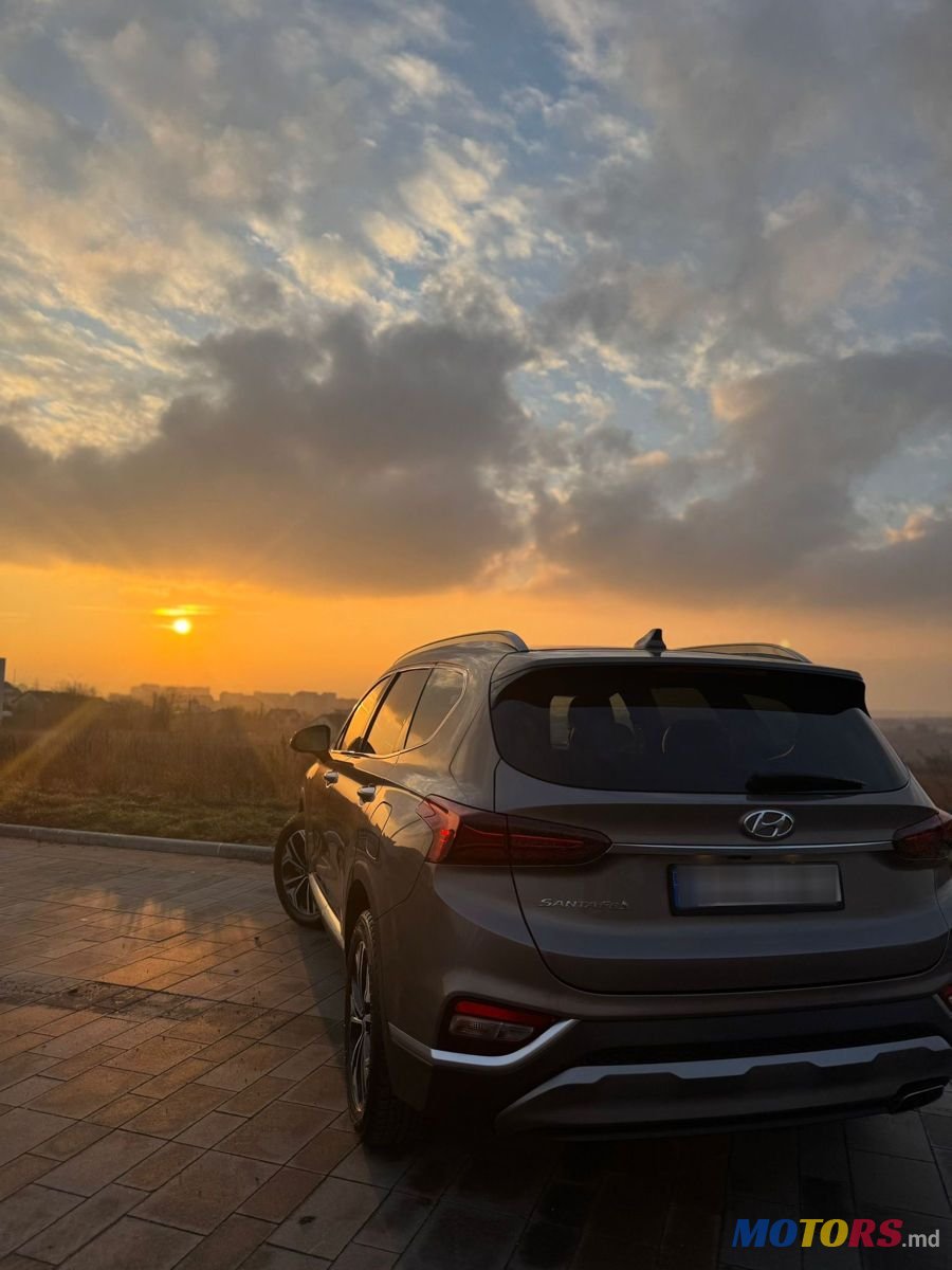2018' Hyundai Santa Fe photo #3