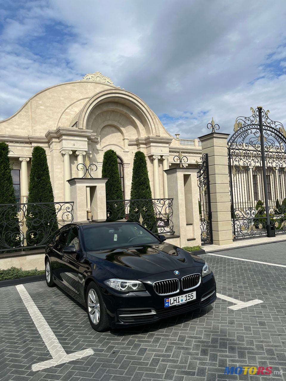 2014' BMW 5 Series photo #2