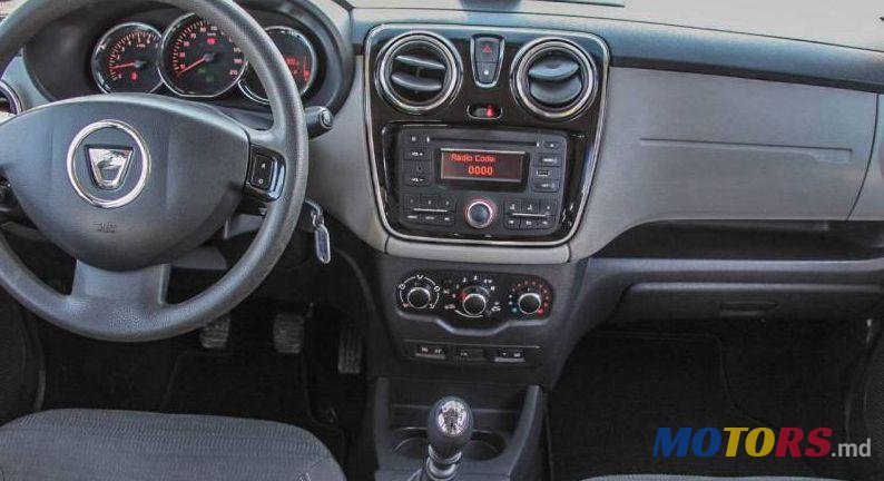 2014' Dacia Lodgy photo #2
