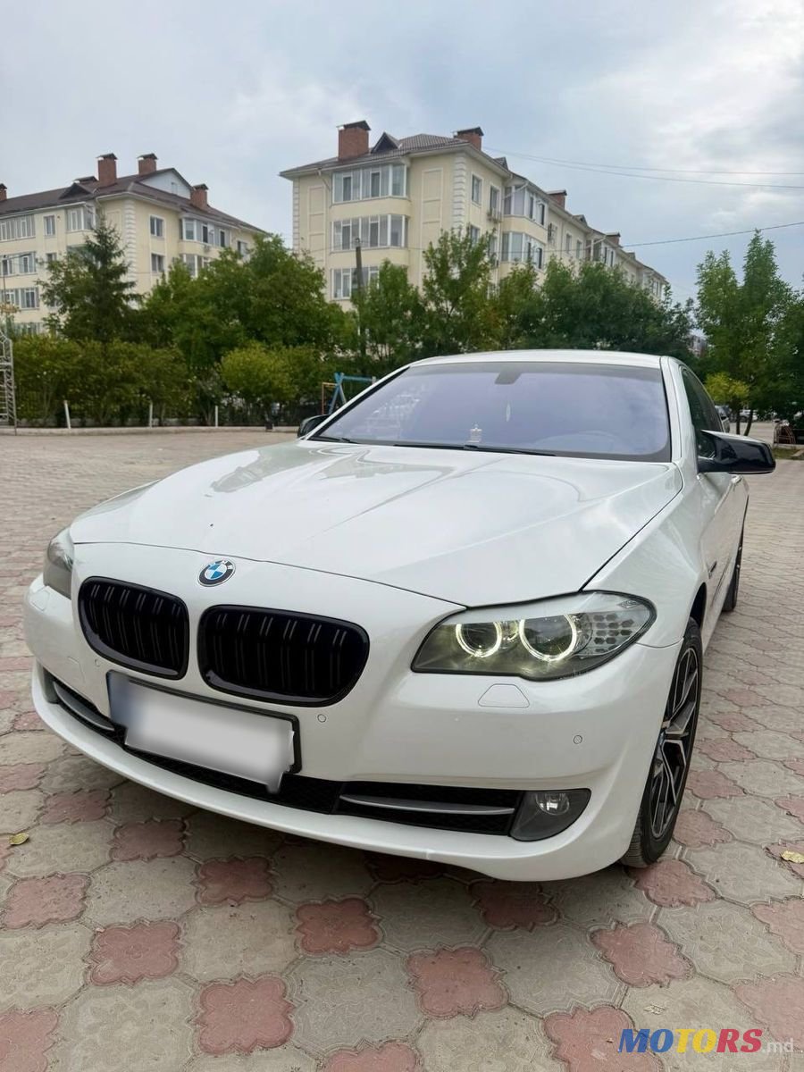2013' BMW 5 Series photo #1