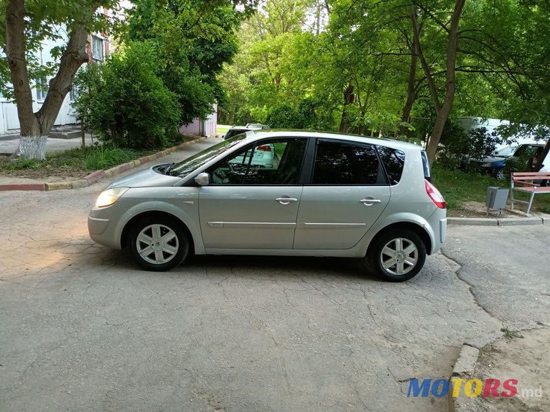 2004' Renault Scenic photo #2