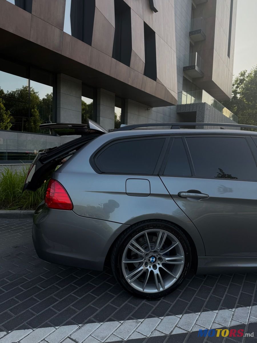 2009' BMW 3 Series photo #5