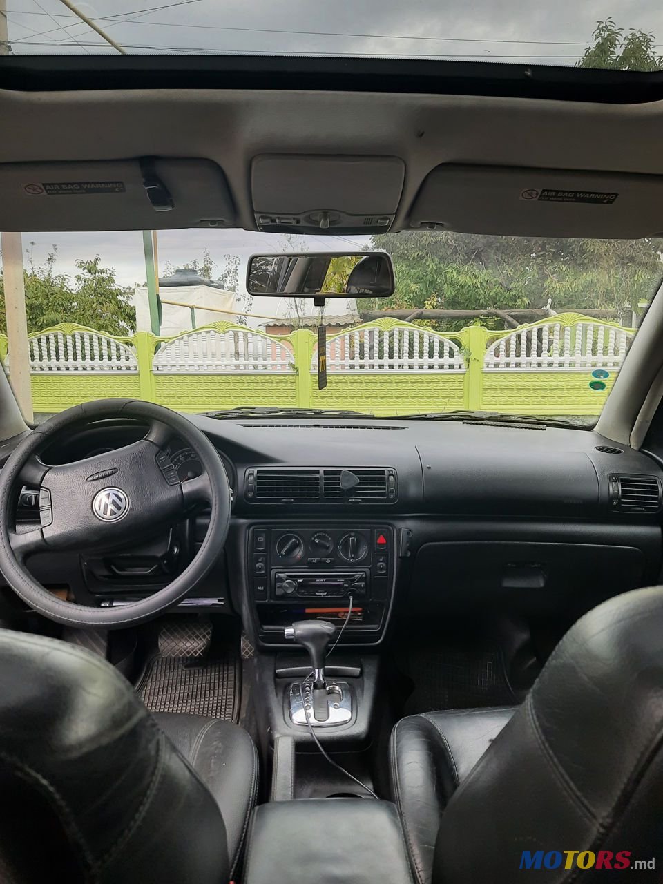 2002' Volkswagen Passat photo #2