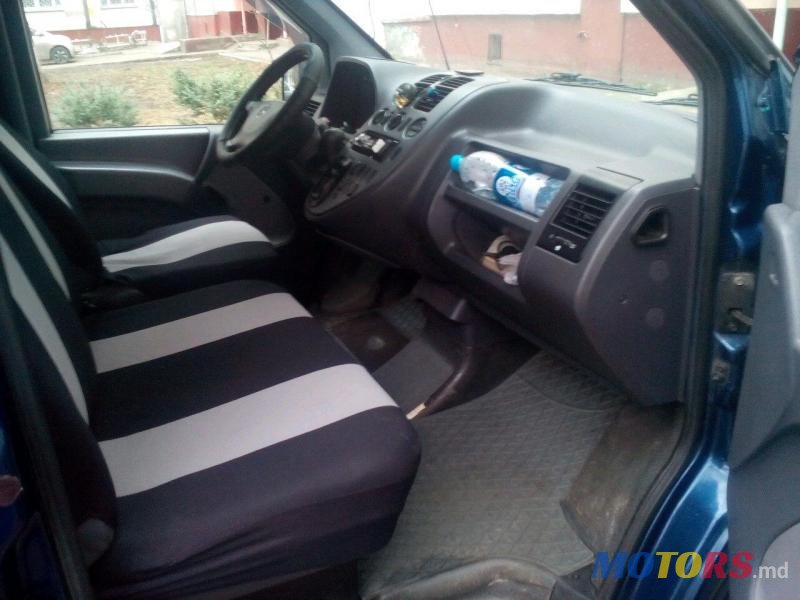 2002' Mercedes-Benz Vito photo #2