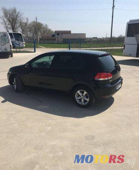 2011' Volkswagen Golf photo #1