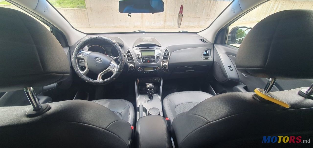 2011' Hyundai Tucson photo #2