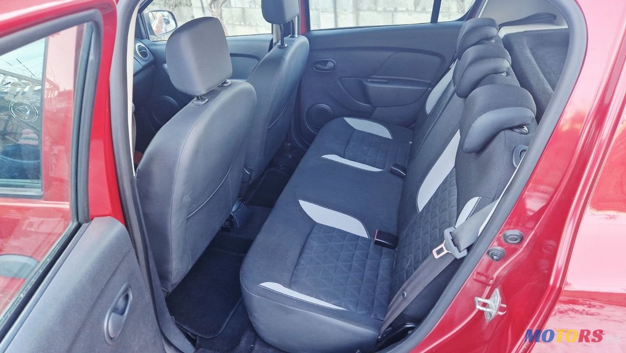 2013' Dacia Sandero Stepway photo #6