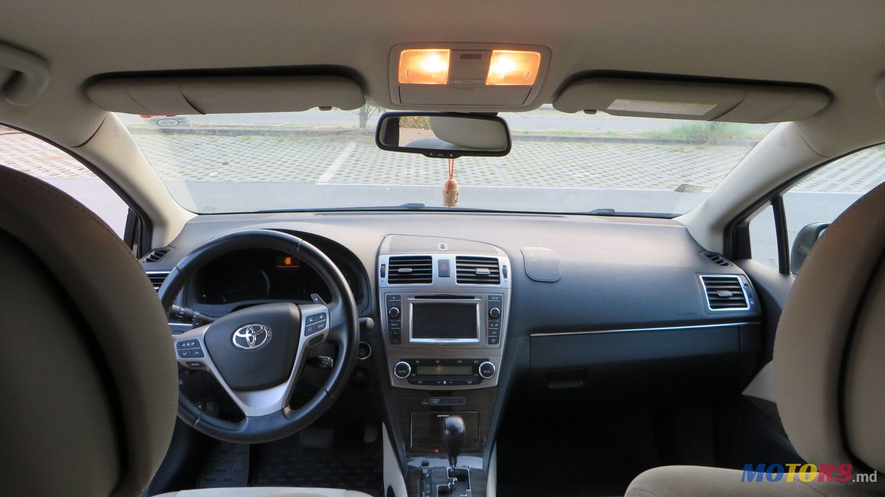 2012' Toyota Avensis photo #5