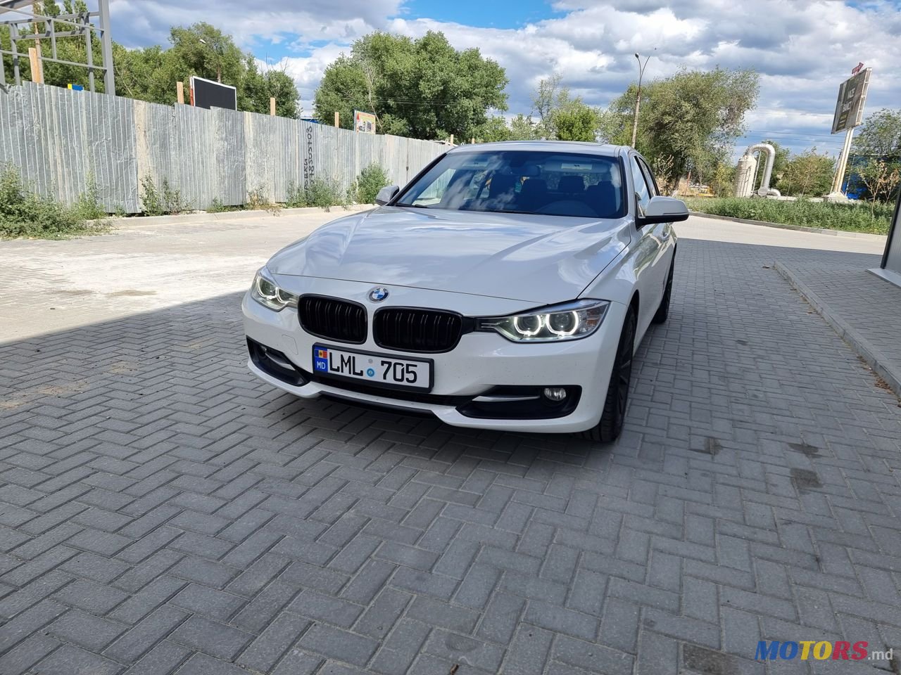 2013' BMW 3 Series photo #5