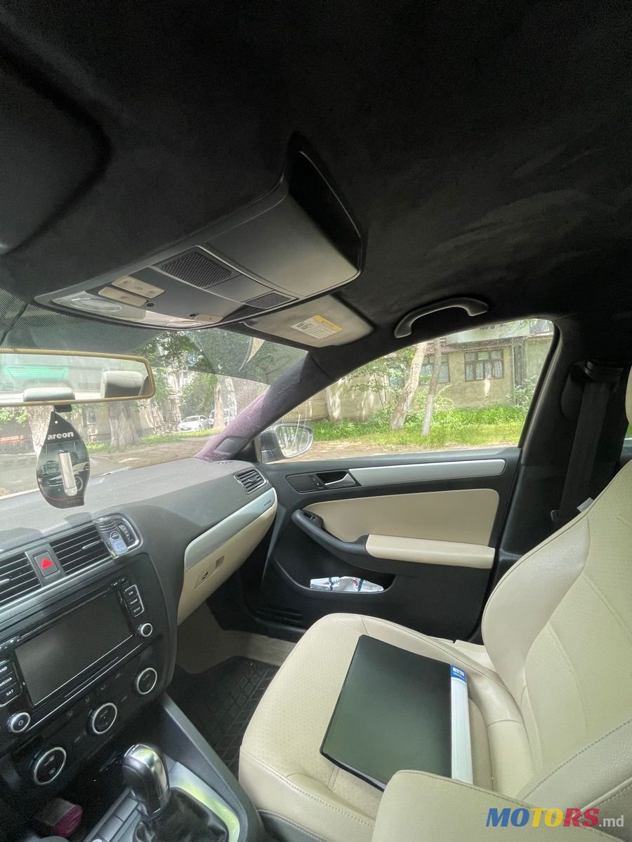 2013' Volkswagen Jetta photo #4