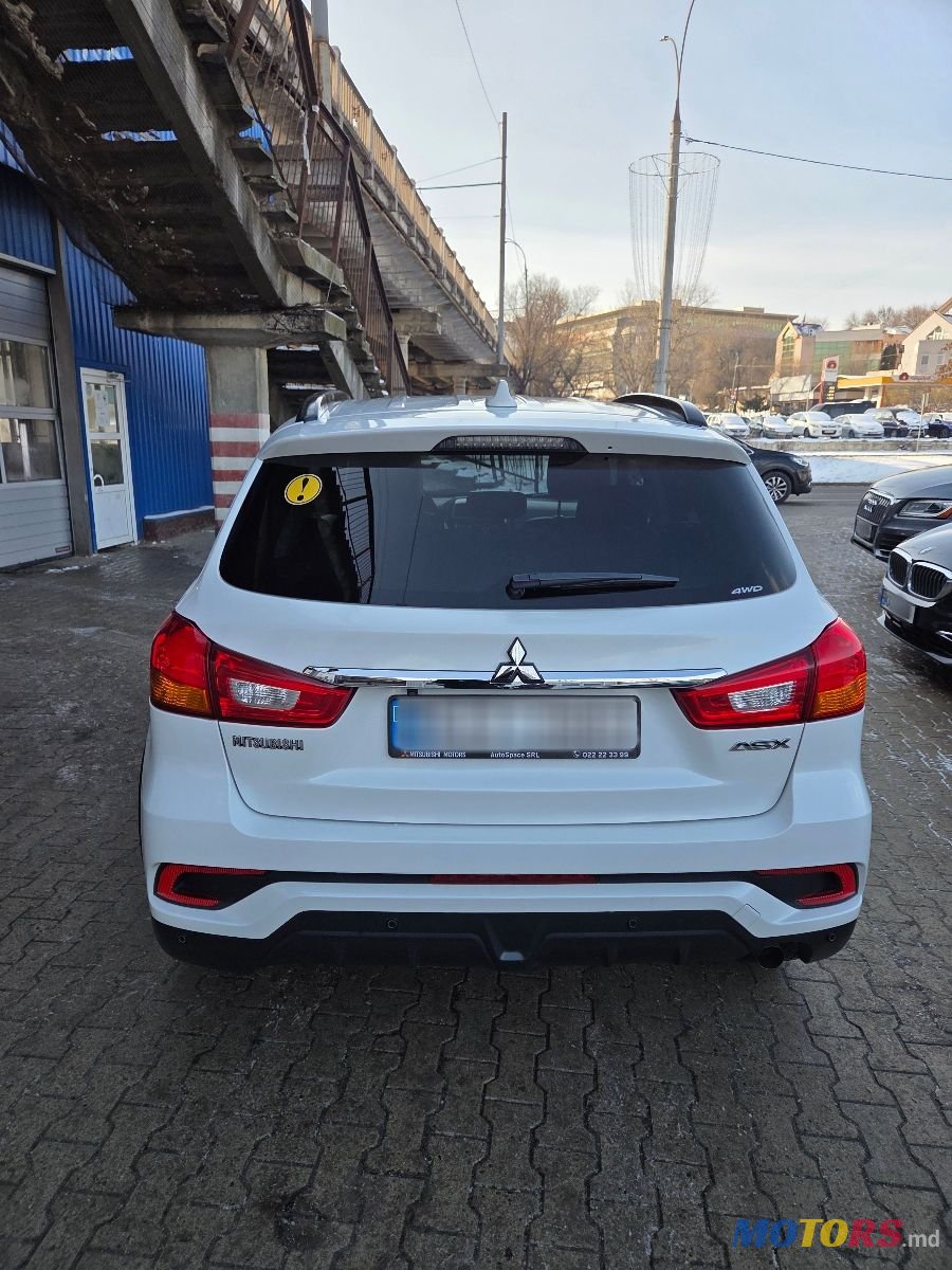 2019' Mitsubishi ASX photo #2