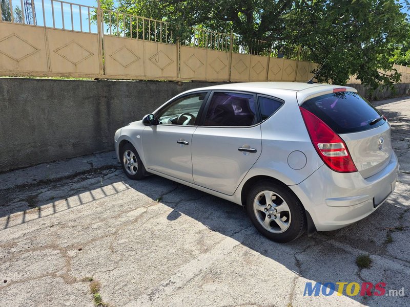 2010' Hyundai i30 photo #2