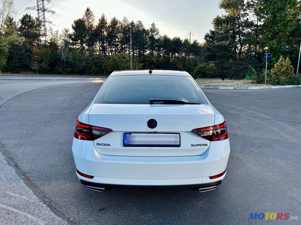 2015' Skoda Superb photo #5