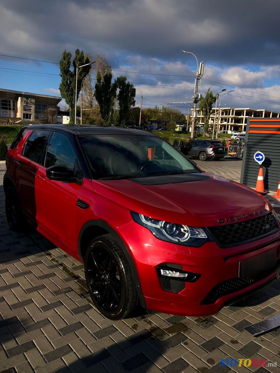 2017' Land Rover Discovery Sport photo #2