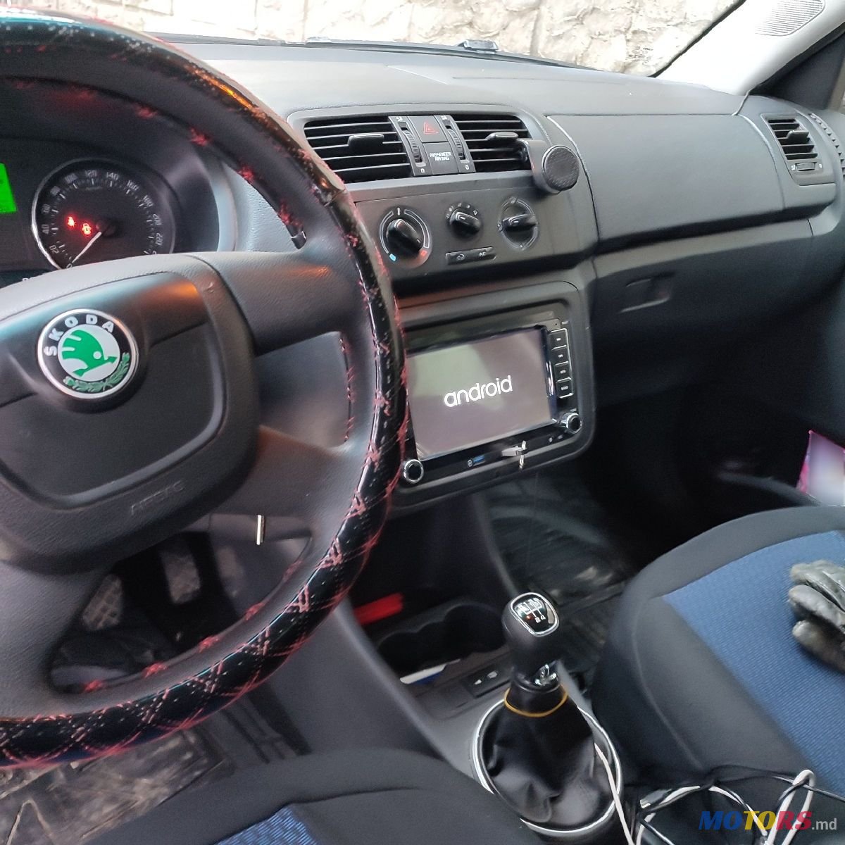 2011' Skoda Fabia photo #2