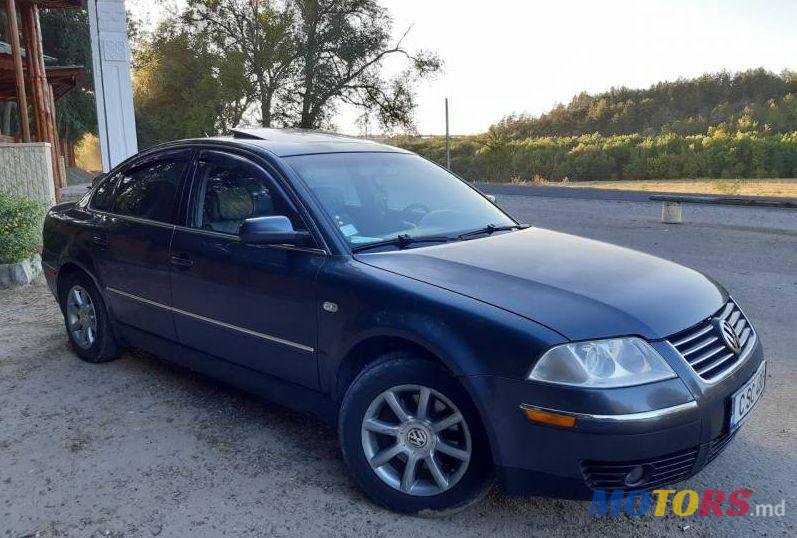 2004' Volkswagen Passat photo #1