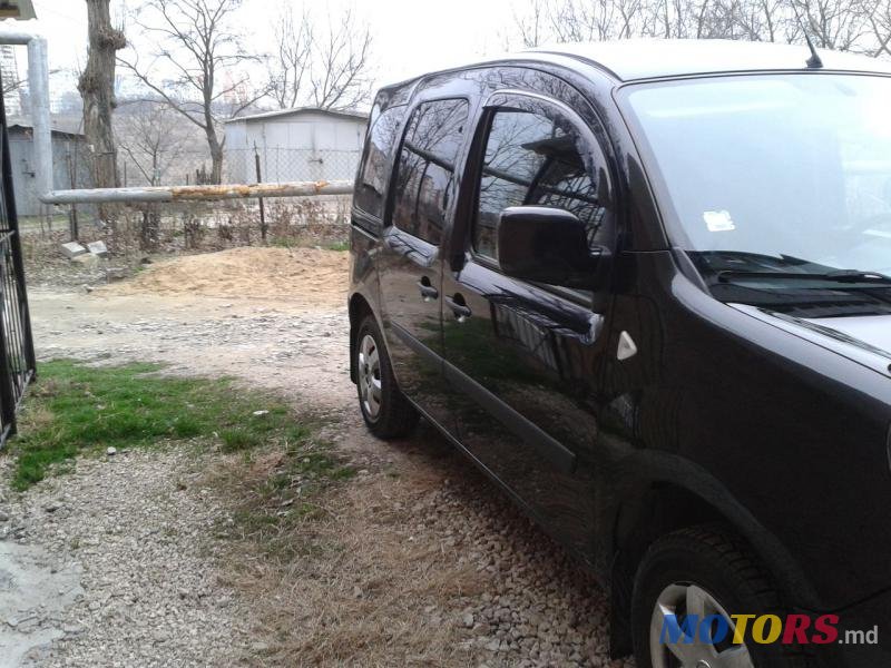 2010' Renault Kangoo photo #4
