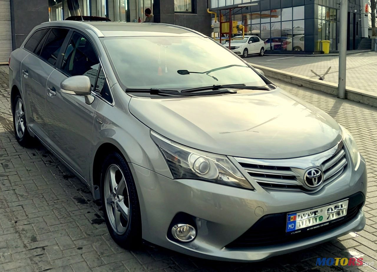 2013' Toyota Avensis photo #4