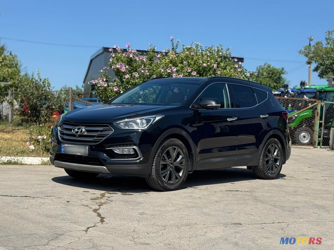 2017' Hyundai Santa Fe photo #2